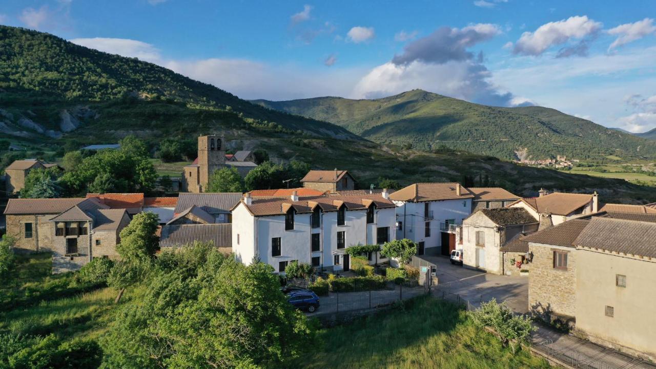 Casas Pirineos Apartment Sabinanigo Bagian luar foto