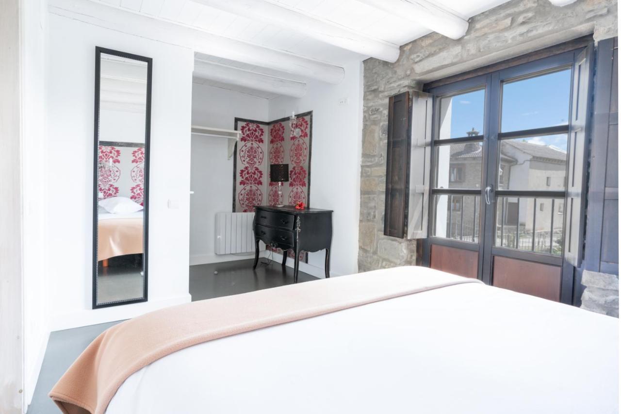 Casas Pirineos Apartment Sabinanigo Bagian luar foto